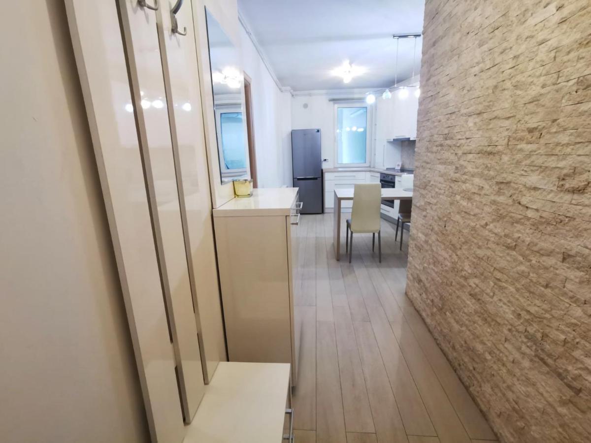 Contemporary Central Apartment In Cluj Napoca Экстерьер фото